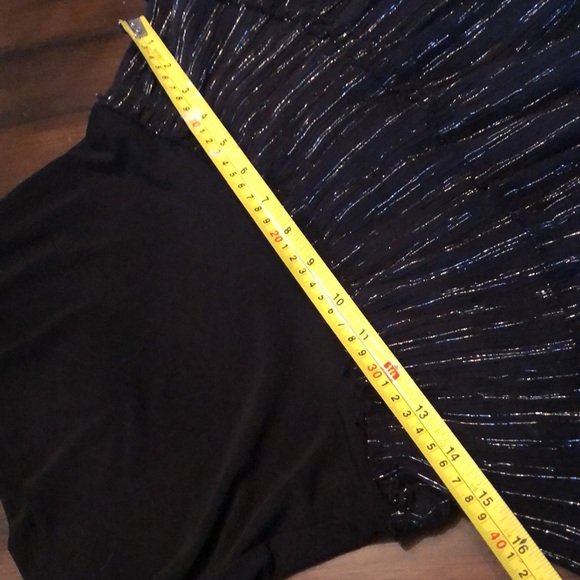 Body Central Iridescent vertical thread layer look lined high waist band mini - Picture 10 of 10